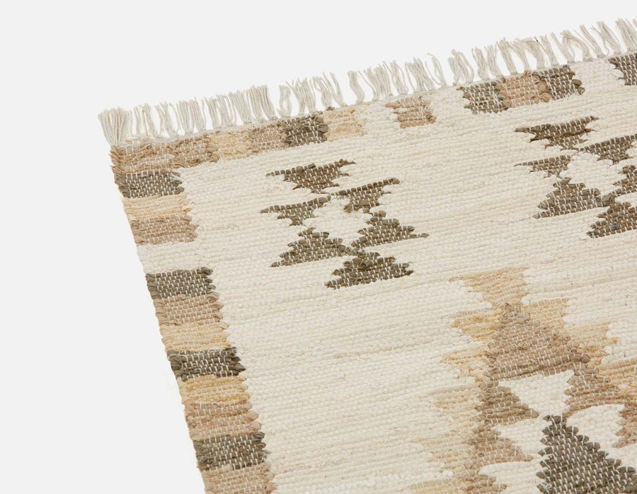 DODA cotton chindi rug with fringes 2.3' x 4.7' undefined