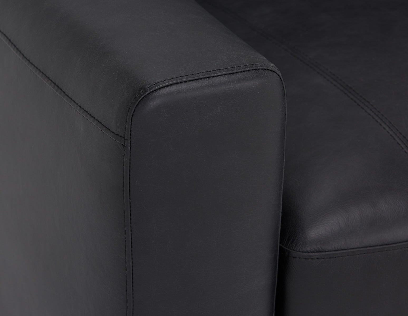 AMARI canapé 3 places classique 100% cuir undefined