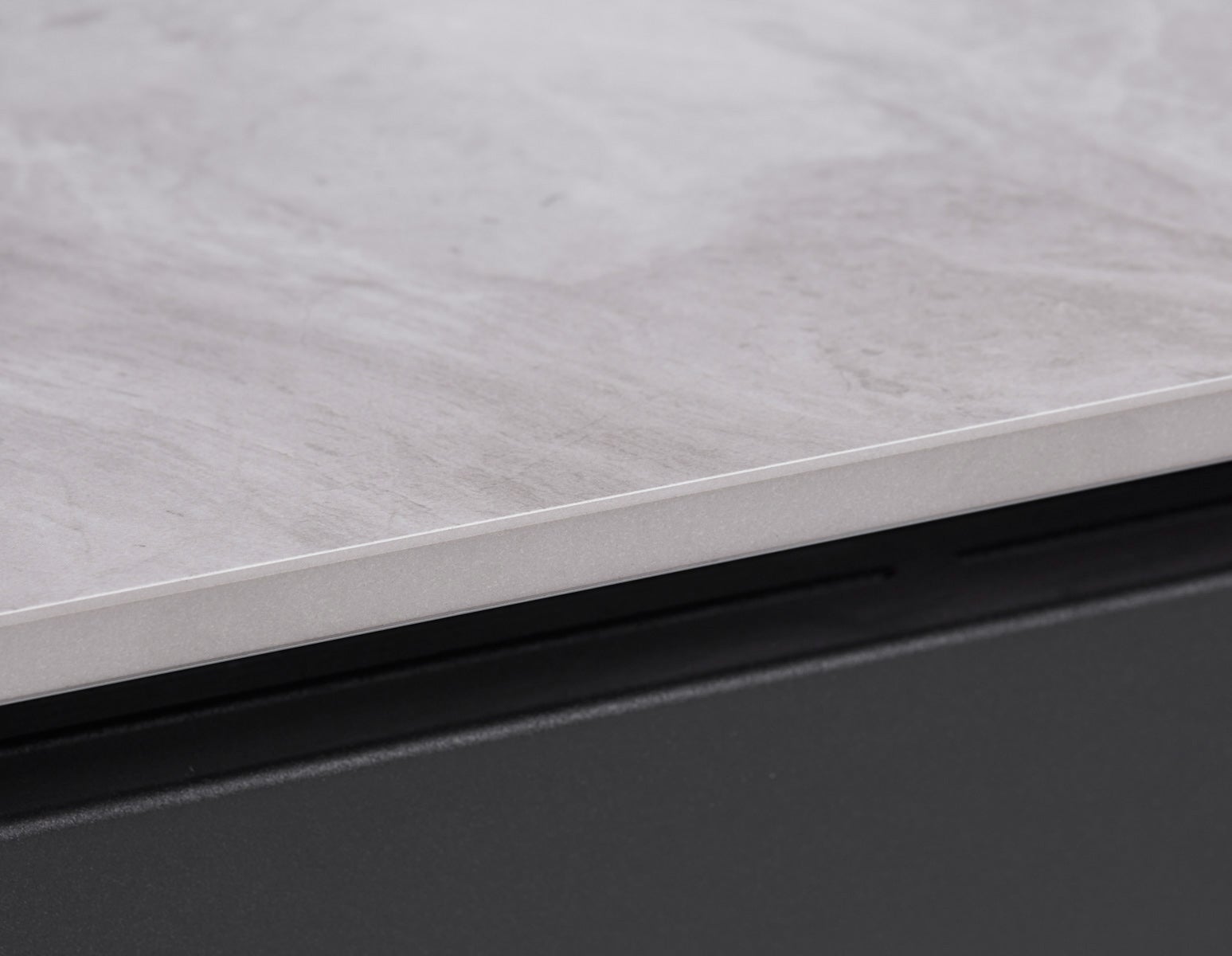 WILLIS extendable modern dining table 140 cm to 200 cm undefined