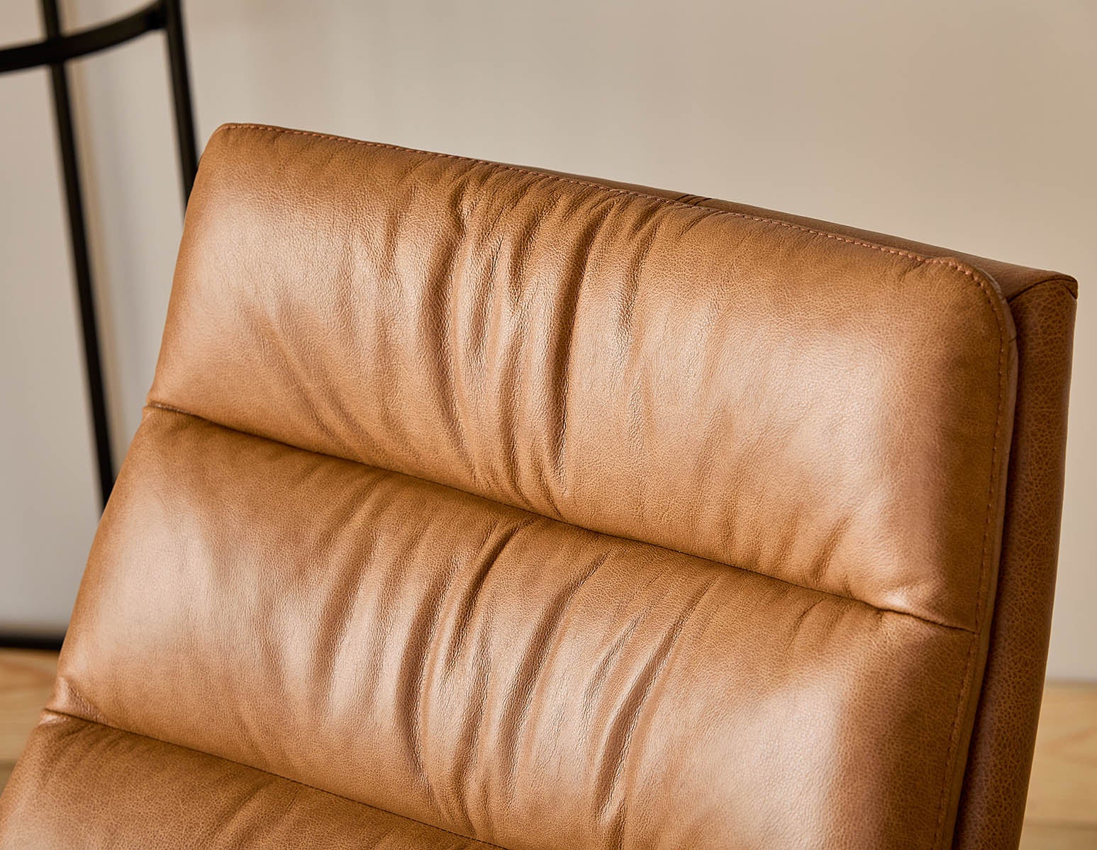 DORADA 100% leather swivel armchair undefined
